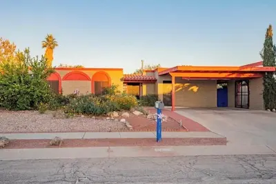 Image de Agave Gardens / Colorful hideaway/pool!