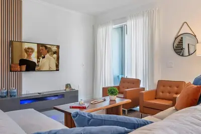 Image de Private pool, themed bedrooms at best location