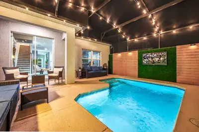 Image de Brand New, Corner Lot, Pond View Vacation Home