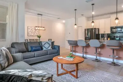 Image de Brand new home, themed bedrooms, prime location