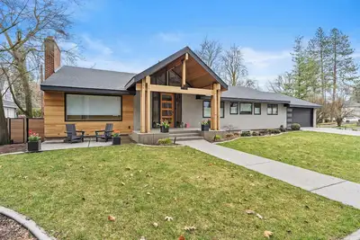 Image de Mid Century Modern on the Park!