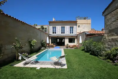 Image de Superbe Maison en Pierre 4 Avec Jardin et Piscine à Bordeaux Centre Gambetta
