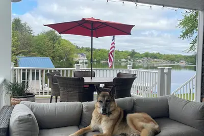 Image de Executive Lake Front, Hot Tub, Fire Pit, Floating Office, Infrared Sauna, Pets