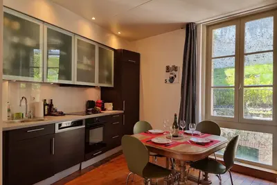 Image de \"La Maison du Puits\", avec poêle à bois, centre Honfleur 5p