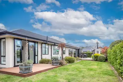 Image de Luxury in Mapua Stylish and spacious luxury home in popular Mapua.