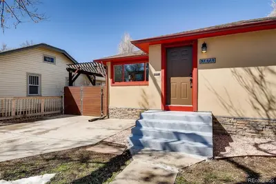 Image de 17th & Montview 2br/1ba- Close to Stanley Marketplace & Medical Campus