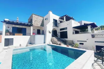 Image de Private home with ocean views in gated community!