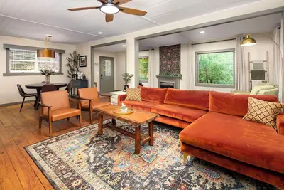 Image de Tranquil & Stylish: Wineries, Hiking, 5min to Town, Hot Tub, Firepit, King bed