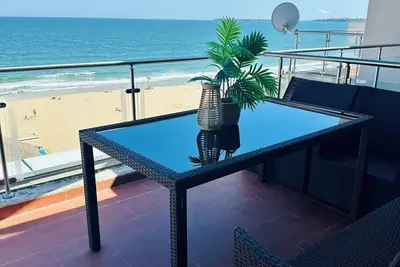 Image de Beachfront Elegance Estate