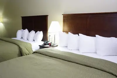 Image de 2 Queen Beds Stay, Scottish Inns Cresson, Free Hot Breakfast & Parking