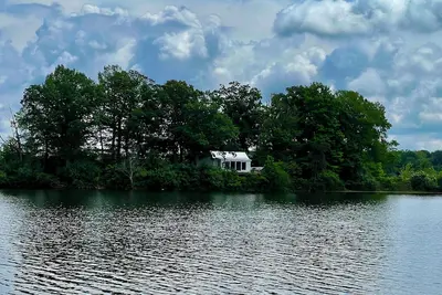 Image de Private Island Oasis in the middle of Beautiful Lake Manitou