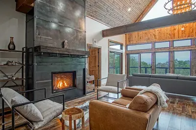 Image de 5 Br: Cupp Runneth Over - Luxurious retreat nestled 9. 7 miles from Snowshoe