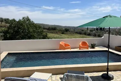 Image de Impeccable 3-Bed House in Portel