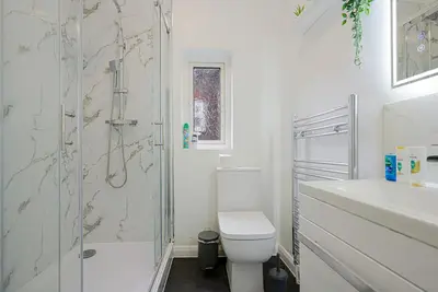 Image de Remarkable 5-Bed House in Luton
