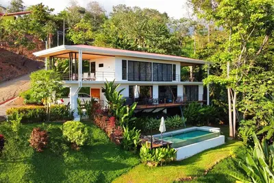 Image de Brand New Entreverde Beach-Mountain house