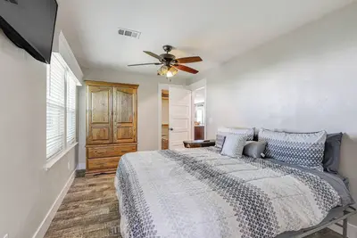 Image de Serene Hughson Vacation Rental w/ Shared Pool