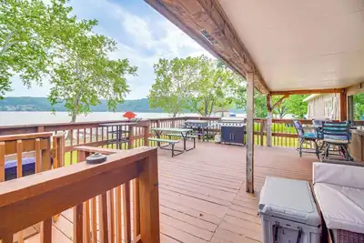 Image de Lakefront Cabin in Jay w/ Deck, Views & Boat Ramp!