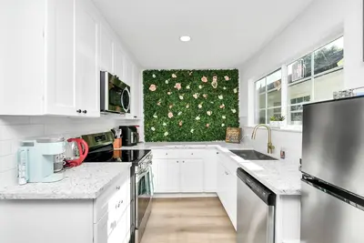 Image de Unwind in Style near Asian Town