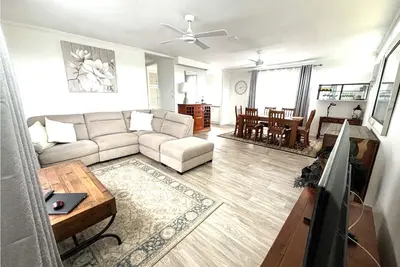Image de Fully furnished 2bdr house, walk to beach, shops, pub. 2min to city, great base