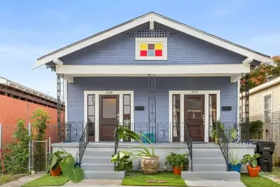 Image de Pristine Mid-City 2bd | Courtyard | Pet Friendly