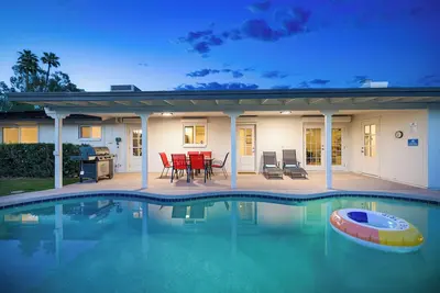 Image de Shalimar of Tempe by AvantStay | Pool, Patio, Grill | Near Golf + Entertainment