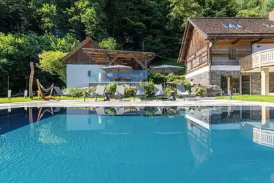 Image de Private Luxury Chalet in a secluded location. Pet-Friendly!