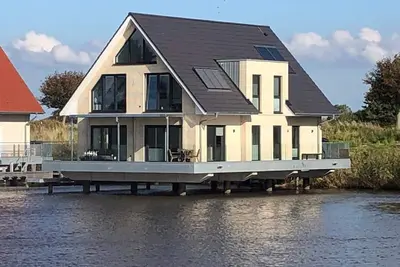 Image de Ferienwohnung Direkt auf dem Wasser mit Traumhaftem Blick auf den Yachthafen