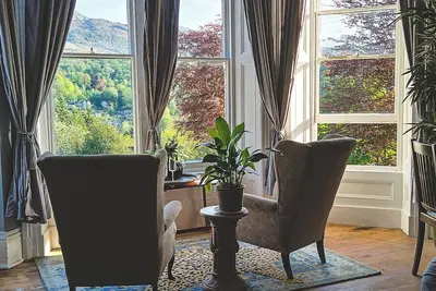 Image de Lux double&lounge area /en suite. fab hosts/stylish interiors. . incredible views