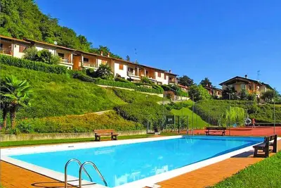 Image de 3-room apartment in a residence with pool and sunbathing lawn