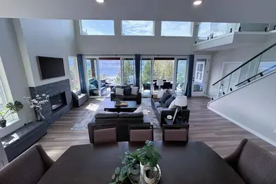 Image de Thistle Dew Lake House with Private Beach & Buoy! Shuswap Lake