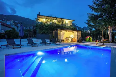New apartment MaLa for 6 with a private pool!