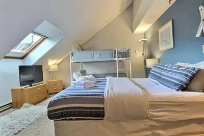 Image de LilBear- Ac, Pool, Sauna, Hot Tub, Near Resort