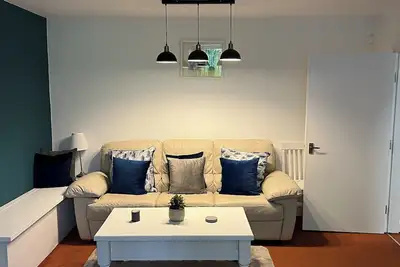 2 bedroom apartment, Newtown Edinburgh