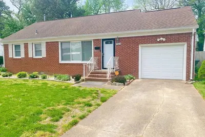 Close to Coliseum, Convention Center, Va Beach. Clean and safe location!