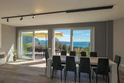 Image de Approx. 190 m² 6-room house unit with terrace and whirlpool