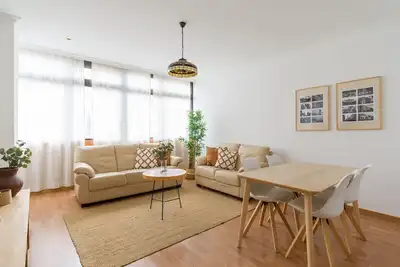 Image de Appartement moderne de 3 chambres à coucher près de Triana