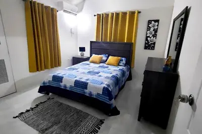 Image de Find Your Island Bliss as you Unwind at Tropical Vybes Vacation.
