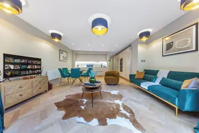 Image de Rate Reduction - 2br Abbey Road Location of Beatles Famous Photo - Private Patio