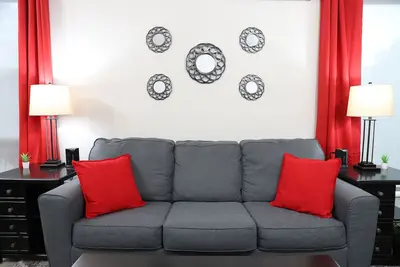 Image de Work From Here#Office and Weights Area#Fast WiFi#King Bed#Roku TVs#Keurig+Coffee