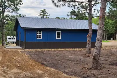 Image de New 2 Bedroom, 1 bath cabin