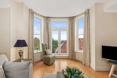 Bryn Y Mor - Tenby Apartment, Sea Views