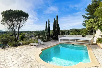 Image de Superbe gîte T2 4 pers à 5 mn du Castellet et Circuit Paul Ricard et 10 mn plage