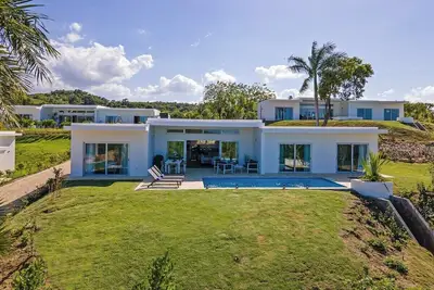 Image de V41 Agua Viva · Fully furnished home with garden view