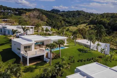 V30a 3 bedroom  · Tranquil Oasis with Stunning Ocean Views