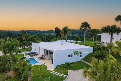 Image de V30c 2 bedroom · Villa Zylo: Serene Retreat with Private Pool