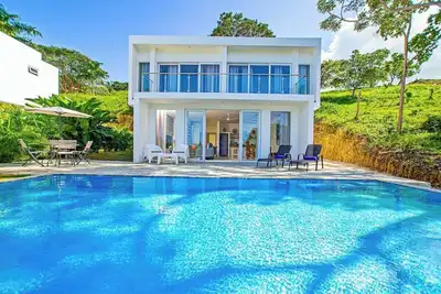 Image de V18b Margarita  · Elegant 2-level villa equipped w/ all essentials