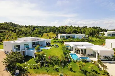 Image de V40b Villa Estrella Spacious Villa Featuring Pool w/ Beach-Like Design