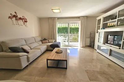 Image de Nice and Bright Apartment - Pass the Keys