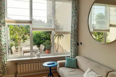 Image de Appartement de vacances meublé avec goût avec WiFi et climatisation