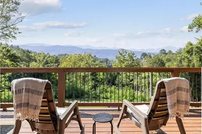Image de Modern Mountain Retreat w/ Hot Tub & Views